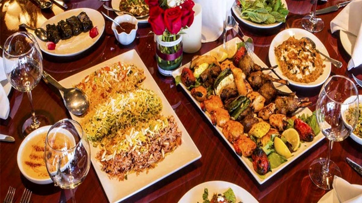 افت ۲۰ تا ۳۰ درصدی فروش غذاهای رستورانی/ افزایش نرخ فلافل تا ۵۰ هزار تومان