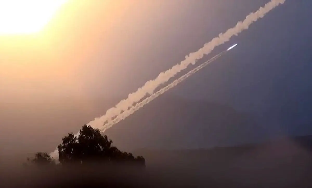 تداوم حملات موشکی و پهپادی از لبنان به سرزمین‌های اشغالی و به صدا آمدن آژیرهای ممتد