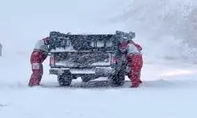 تصویر متفاوت از چهره‌های یخ‌زده امدادگران هلال‌احمر در عملیات‌های امدادرسانی