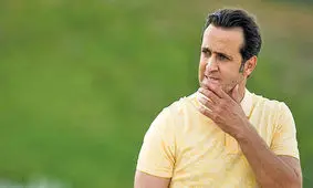 واکنش هاشمی نسب به شعارهای هواداران پرسپولیس/ علی کریمی تشویق شد

