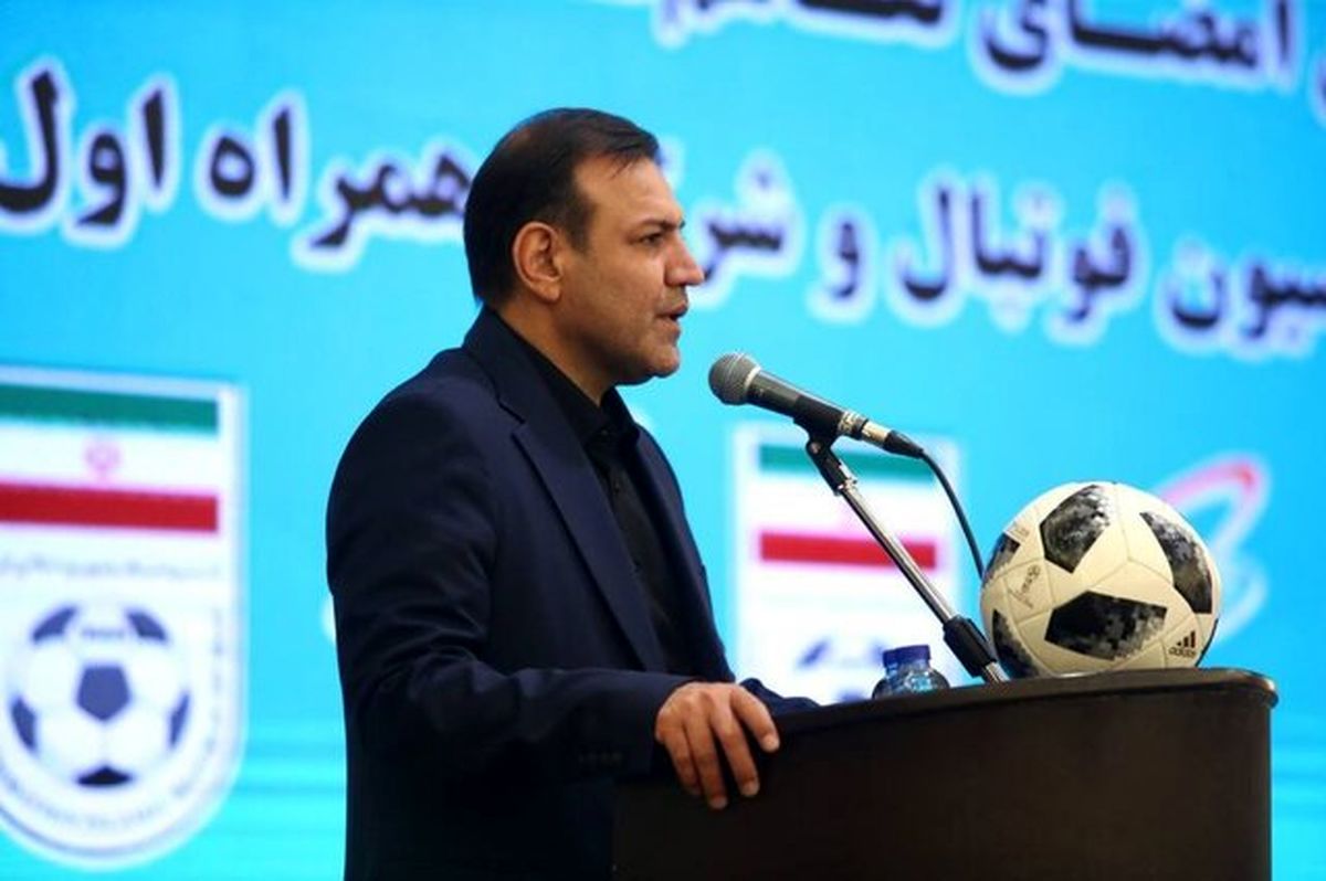 عزیزی خادم: تمام قد از اسکوچیچ حمایت میکنیم