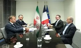 دیدار پزشکیان با مکرون

