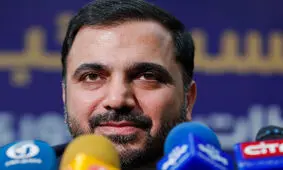 لبخند بی رحمانه آقای وزیر، سوژه شد