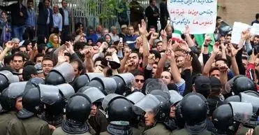 وکیل دادگستری: مجلس باید قانون جامع راهپیمایی و تجمعات را تصویب کند