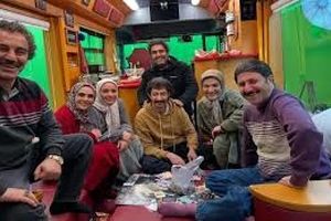 سفر زمان؛ «نقی و هما» در حال تمرین دیالوگ در پشت‌صحنه پایتخت 4؛ سال 1394 
