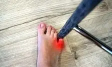  مواظب گوشه میز باشید! |  راز تعادل بدن در کوچک‌ترین انگشت پا 