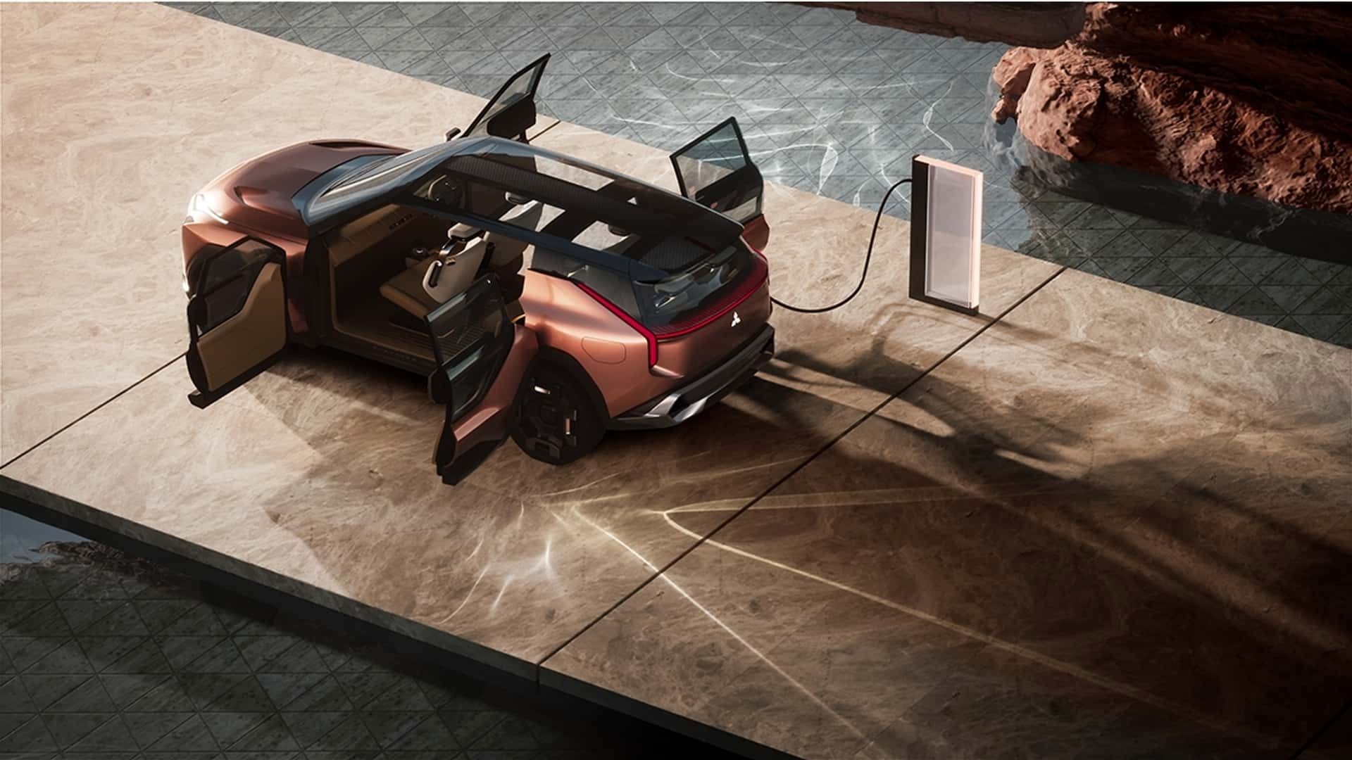 در نمایشگاه 2025 توکیو، میتسوبیشی با سیستم محرکه‌ پیچیده‌ خودرو مفهومی الونس توجه‌ها را به خود جلب کرده است. این خودرو از سامانه‌ هیبریدی شارژی با چهار موتور برقی و یک موتور بنزینی بهره می‌برد. در محور جلو دو موتور درون‌ چرخ و در محور عقب سامانه‌ی Active 