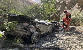 سقوط مرگبار پژو ۴۰۵ به دره ای در جاده امامزاده داود تهران

