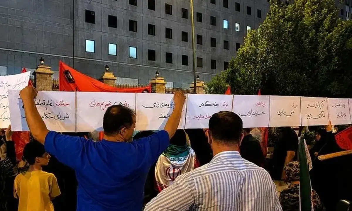 انتقاد فعال سیاسی اصولگرا از فراخوان 16 نماینده مجلس در اعتراض به مذاکره با آمریکا/ همیشه در اقیانوس هپروت غوطه می خوریم