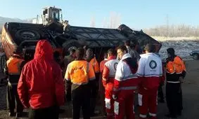 واژگونی اتوبوس در محور آذرشهر - ایلخچی با ۱۲ مصدوم
