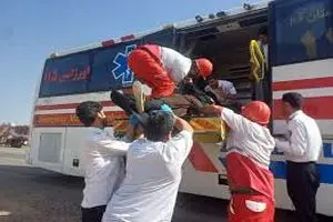 مصدوم شدن ۱۳ زائر عراقی در جاده قم