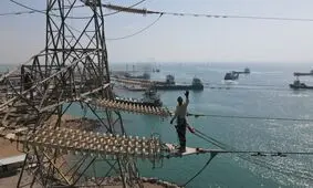 بر اثر حملات آمریکا، آسیب‌های به خطوط برق بندر‌عباس و روستا‌های اطراف وارده شده است/ ویدئو

