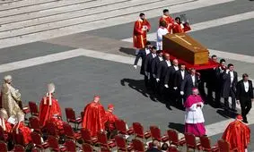 سلاح عجیب در مراسم تشییع پاپ فرانسیس/ ویدئو

