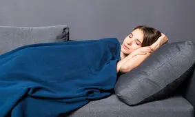 خواب بعد اذان و نماز تعبیر دارد؟ خواب صبح زن چطور؟