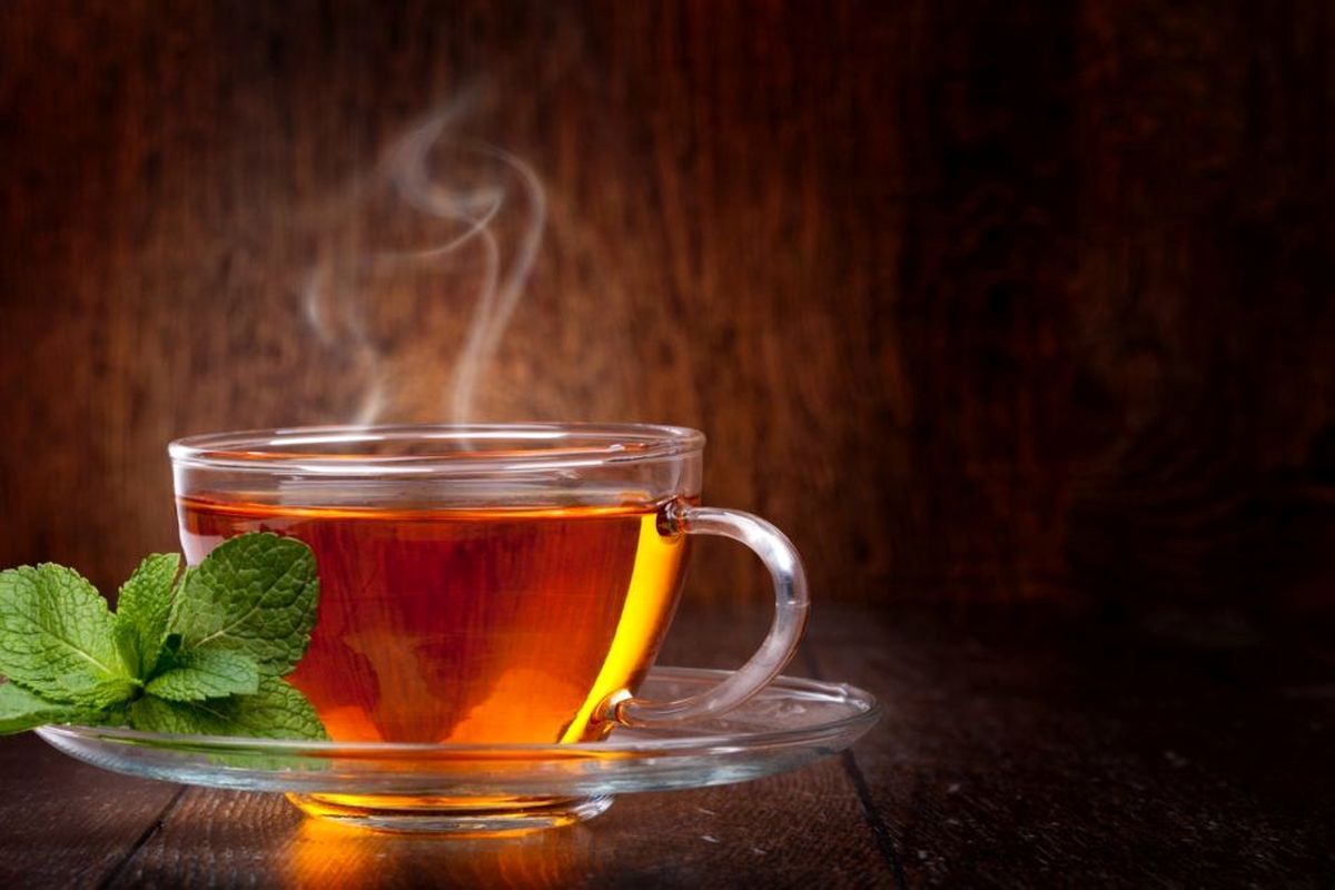عوارض و مضرات خوردن چای داغ بعد از غذا
