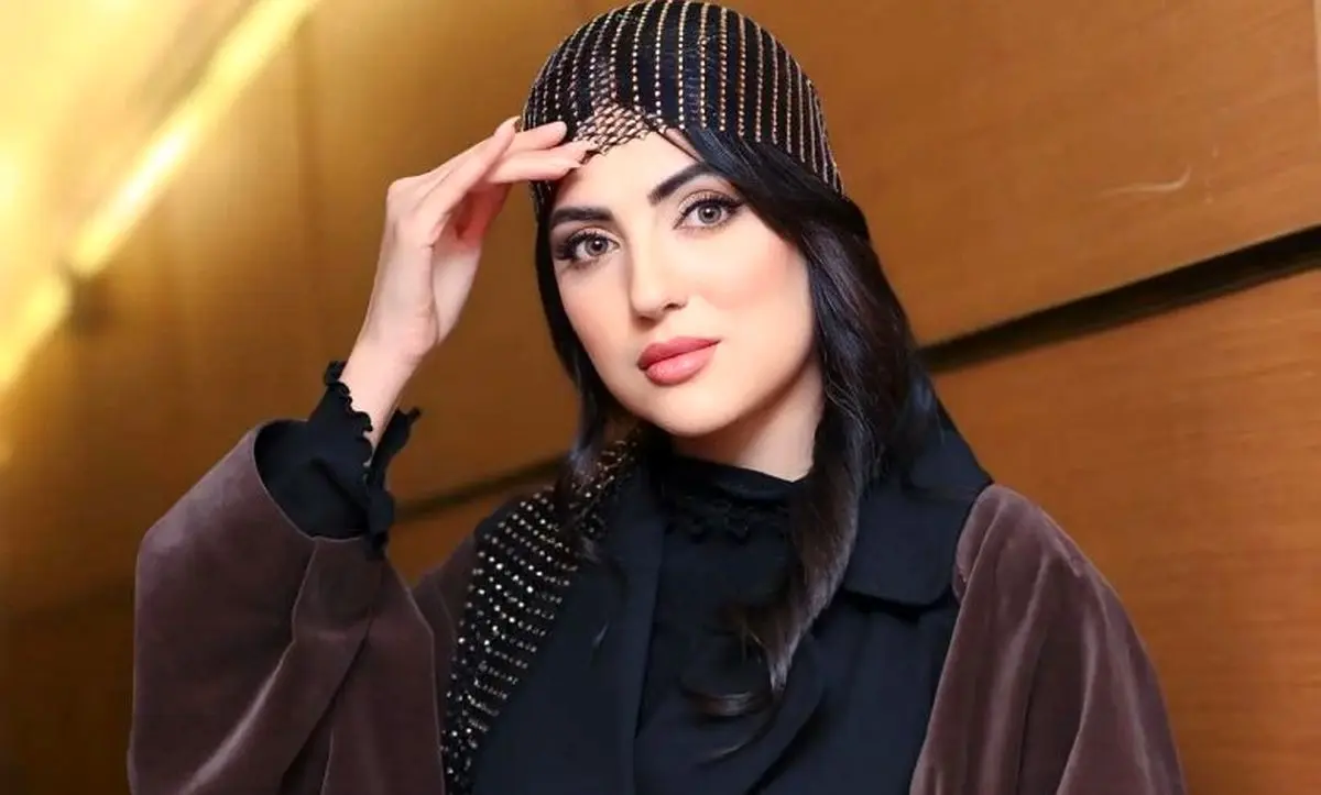 سلفی هلیا امامی با بابانوئل و استقبال زودهنگام این هنرمند از سال نو میلادی