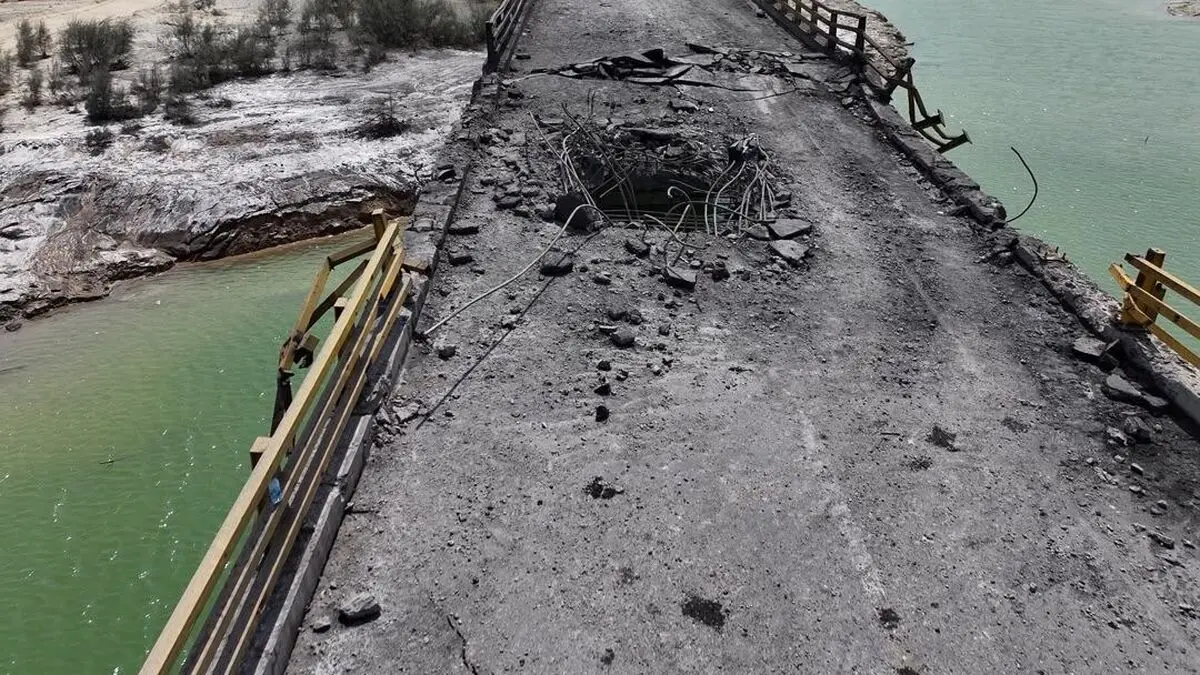 تصاویر هوایی از حمله دیشب آمریکا‌ به پل‌های بندرخمیر