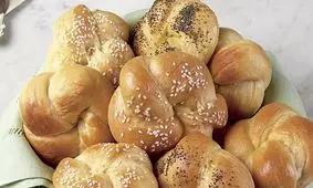 تصویر اسطوره های فوتبال بر روی نان فانتزی/ ویدئو