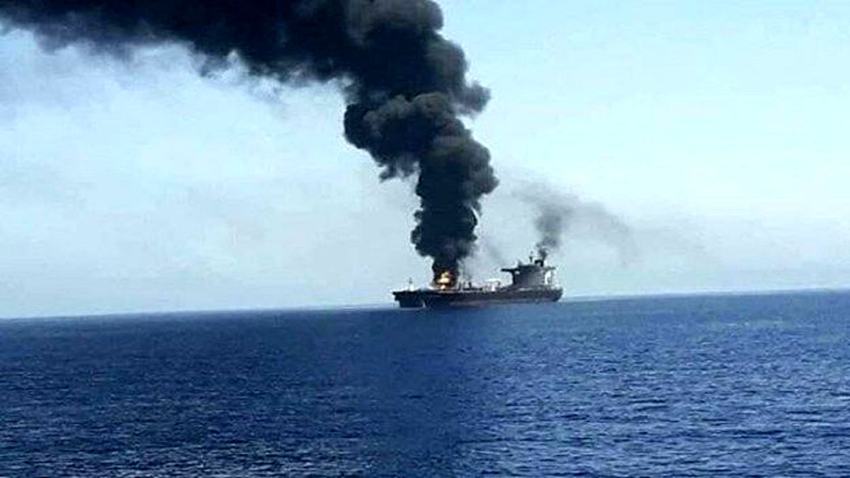 مقام یمنی: هدف قراردادن کشتی آمریکایی، هشداری به آن‌ها بود

