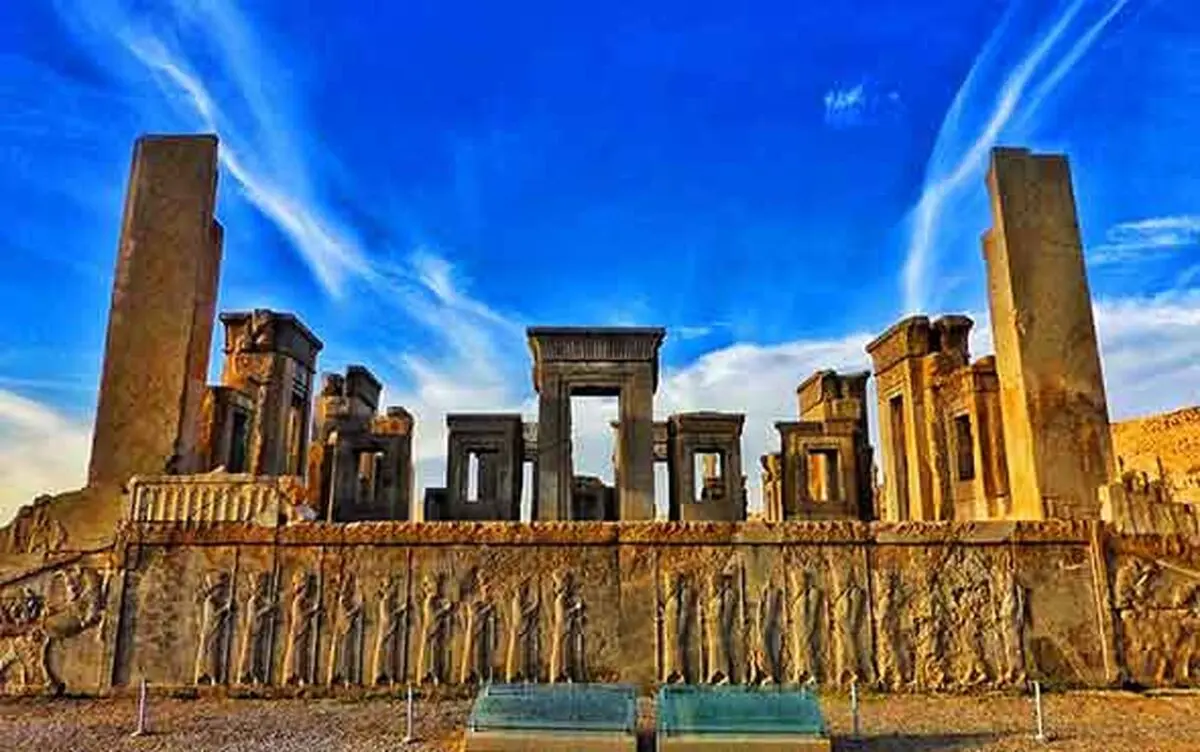 نفوذ در حریم تخت جمشید