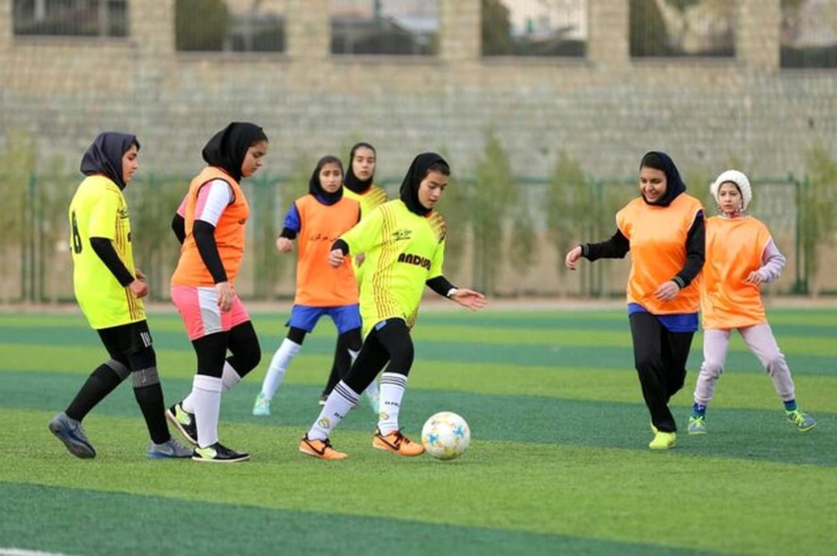 طرح استعدادیابی فوتبال دختران در اراک برگزار شد