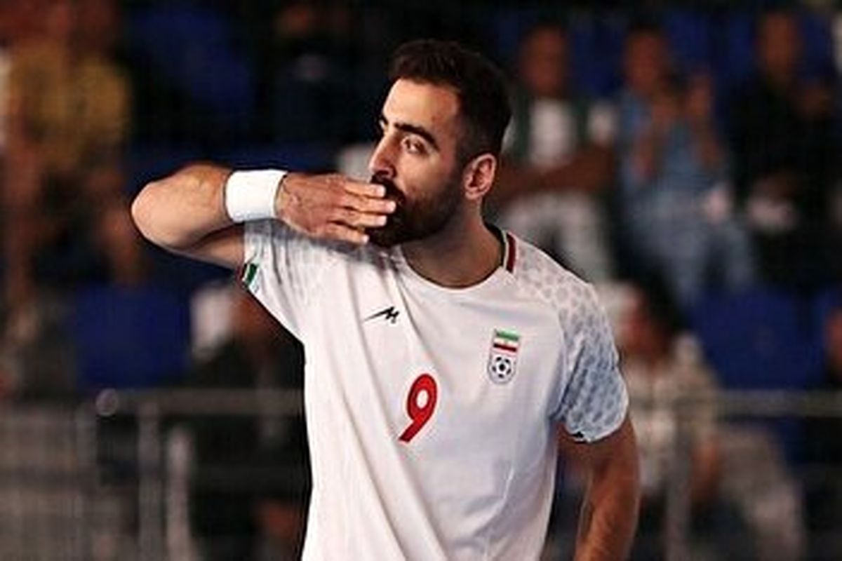 دلنوشته همسر سعید احمدعباسی روی کفش بازی او