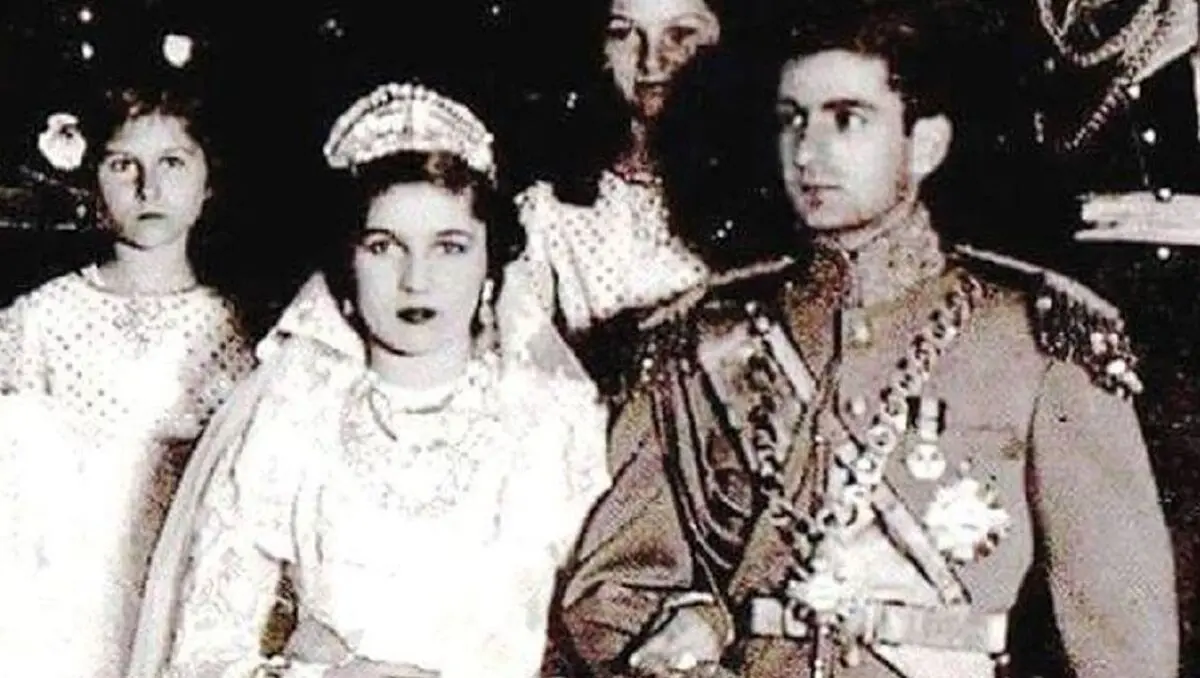 سفر در زمان؛ «اشرف، شمس، تاج الملوک, محمدرضا پهلوی، ملکه نازلی و فوزیه در بندر شاهپور»؛ سال 1318