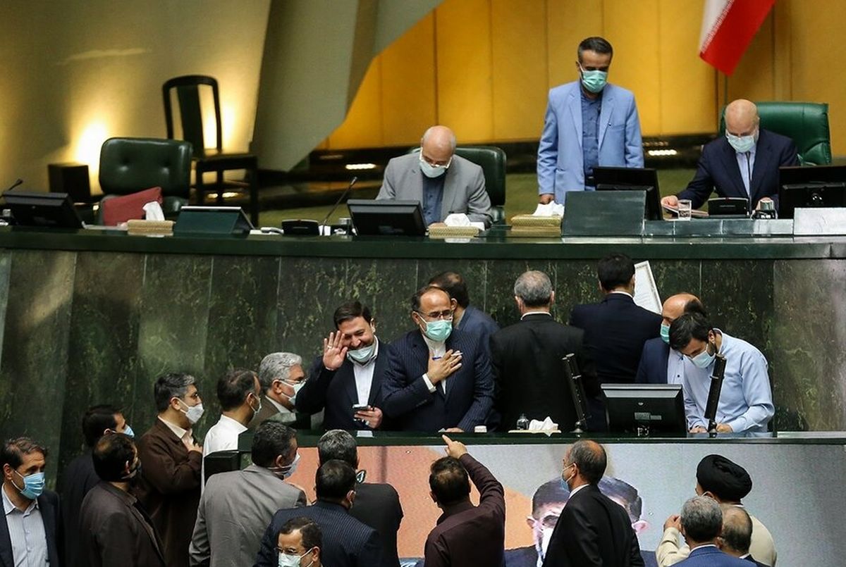 نماینده مجلس: تعطیلی پنج شنبه یا شنبه تفاوت جدی در اقتصاد کشور ندارد!