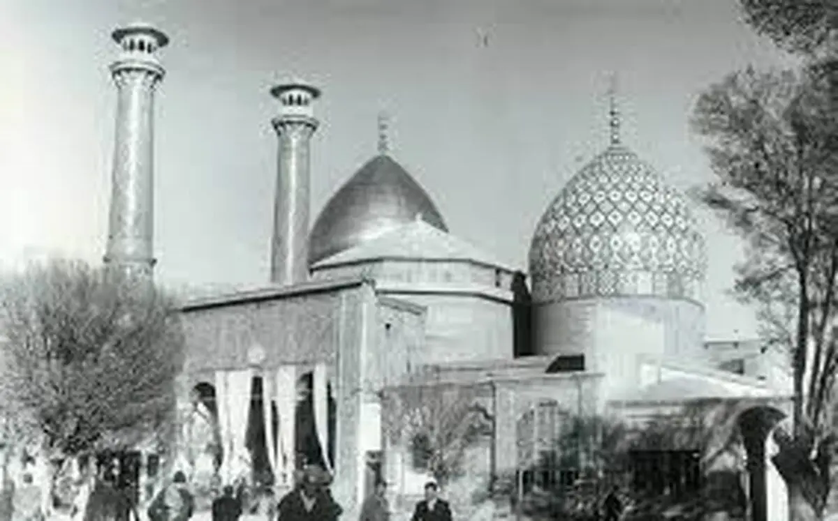 سفر در زمان؛ منظرۀ حرم عبدالعظیم از سمت مقبرۀ ناصرالدین شاه؛ 120 سال قبل 