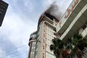  هتل صدف در شهر ساحلی محمودآباد آتش گرفت/ آتش سوزی در هتل محمودآباد خسارت جانی نداشت