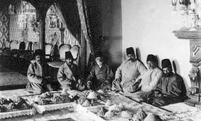 سفر در زمان؛ غذا خوردن مسافران ایرانی در بیابان؛ 130 سال قبل