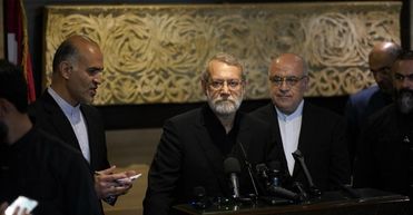 لاریجانی: من مسئول امنیت ملی کشور هستم و به صراحت می گویم ایران قصدی برای دخالت در لبنان ندارد/ تلاش نکیند موضع رسمی ایران را تغییر دهید/ دولت لبنان با طوایف مختلف مباحثه کند هر نتیجه ای رسید ما هم قبول داریم/ ویدئو