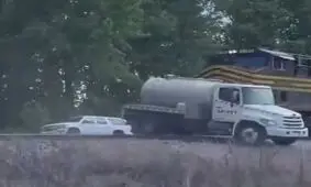  برخورد قطار با کامیون تخلیه فاضلاب در آمریکا/ ویدئو 
