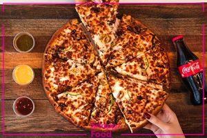 امتحان طعم های جدید پیتزا در پیتزافروشی های کرمان 
