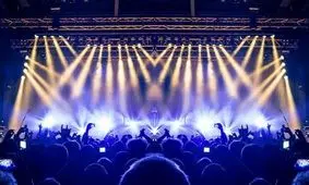 لغو یک کنسرت به‌ دلیل زنانه‌ بودن صدای خواننده مرد/ ویدئو