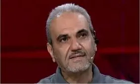 رونمایی از عروسک خواننده «جواد خیابانی» در برنامه غیر ورزشی تلویزیون!/ ویدئو