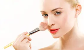 ایجاد ماندگاری در استفاده از رژگونه برای تابستان