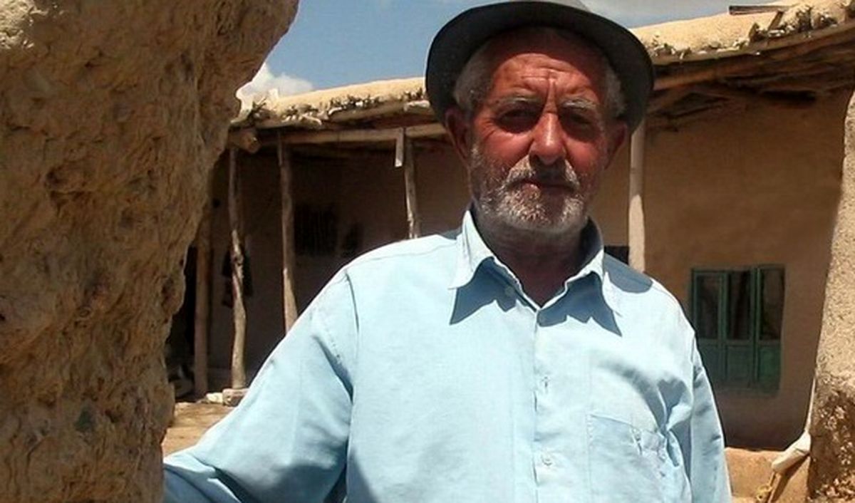 ناگفته‌هایی درباره زندگی ریزعلی ‌خواجوی/ روزنامه اطلاعات سال ۴۰ از دهقان‌فداکار چه‌نوشت و چه‌اشتباهی کرد؟
