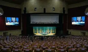 روز اول جشنواره فیلم فجر/ از آدرس درست فرهاد آئیش برای کمدی‌های محترم و‌ گردن آسیب‌دیده پاکدل تا حرف‌های جالب بازیگر هندی/ ویدئو