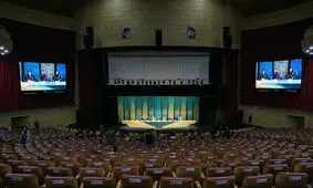 روز اول جشنواره فیلم فجر/ از آدرس درست فرهاد آئیش برای کمدی‌های محترم و‌ گردن آسیب‌دیده پاکدل تا حرف‌های جالب بازیگر هندی/ ویدئو