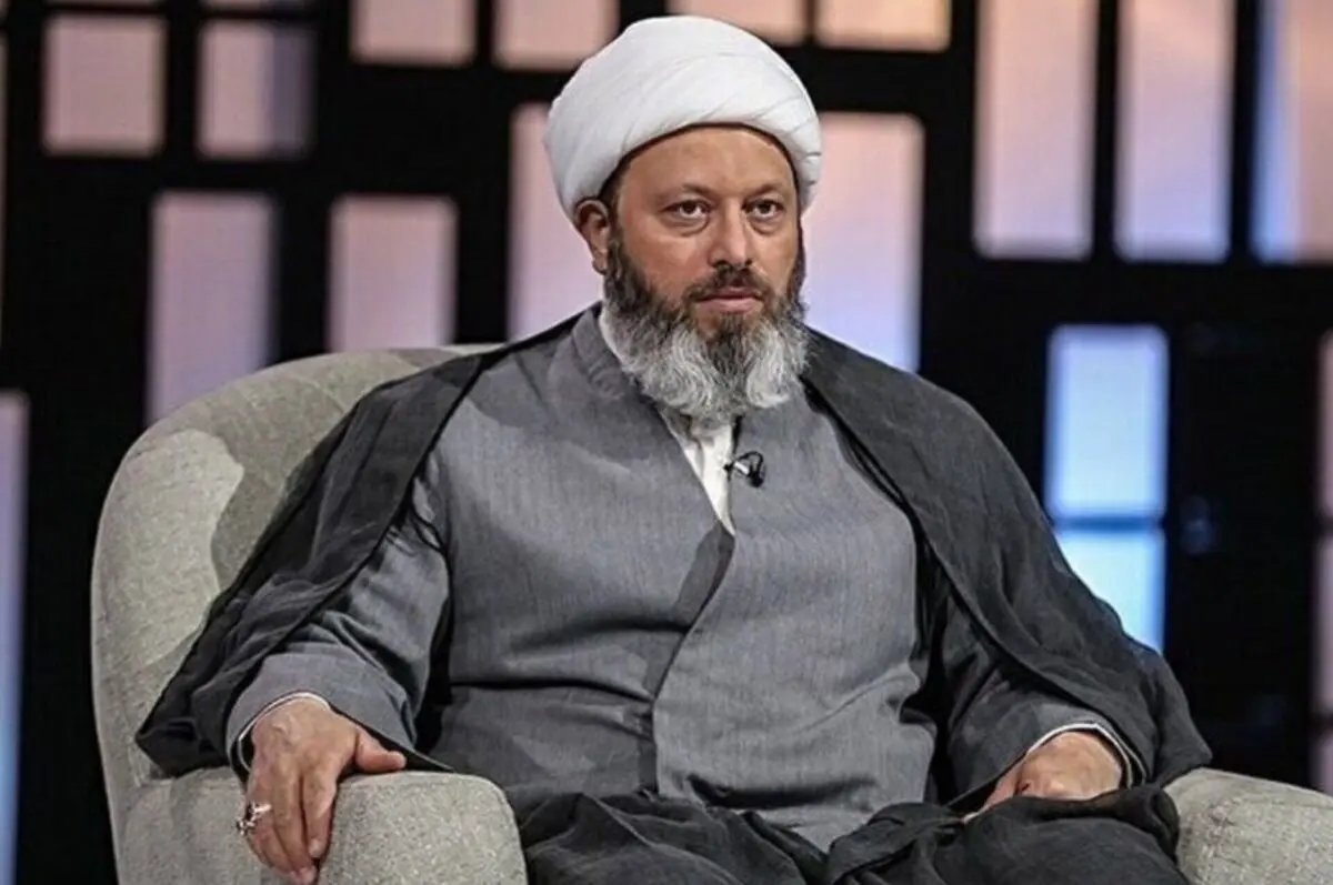 قاسمیان، روحانی نزدیک به جلیلی درباره جنجال خود در ریاض: افق رویای ۲۰۳۰ عربستان، به سمت الحاد و در دامن استکبار جهانی قرار گرفتن، است/ آوازه خوانی آن زن معلوم‌الحال در حجاز، نشان از اراده‌ی خاص برای رسیدن به رویای مذکور است