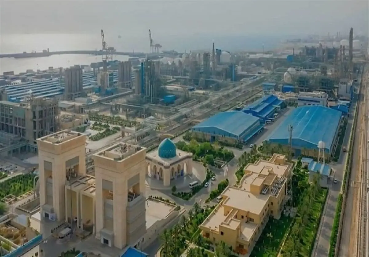 نیروگاه‌های فجر، مبین و دماوند با تولید حدود ۴ هزار مگاوات برق، از مدار خارج شده‌اند