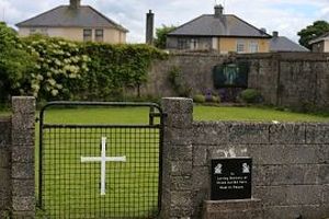 خانه های وحشت: گورهای دسته جمعی صدها نوزاد در ایرلند نبش قبر می‌شود