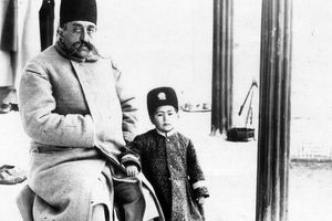 سفر در زمان؛ «مظفرالدین شاه و همراهانش در یک چشمه آب گرم فرانسوی»؛ سال 1281