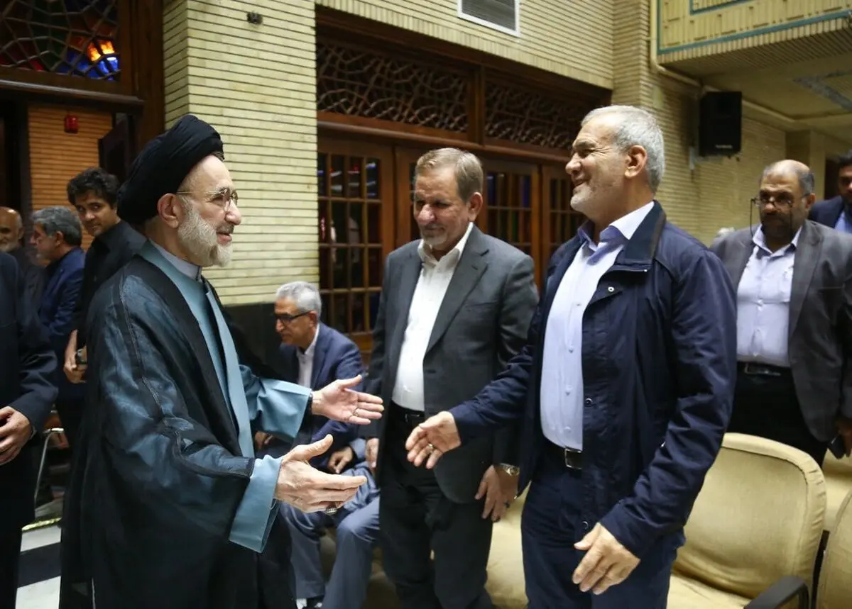 پزشکیان می خواهد دولت سوم خاتمی را تشکیل دهد