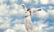 سفیدِ بی‌تفاوت | جنجال رنگ سال بنتون