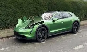 سرقت عجیب چراغ‌های پورشه/ ویدئو