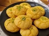 طرز تهیه یک شیرینی ساده و خوشمزه در 15 دقیقه/ ویدئو