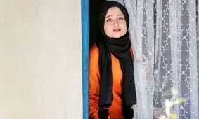 سفر در زمان؛ «سارا و نیکا» مشغول خواب در پشت صحنه سریال پایتخت؛ سال 96 