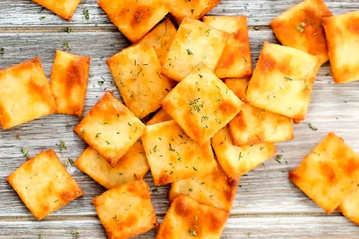 چگونه کراکرها باعث پوسیدگی دندان ها می شوند؟